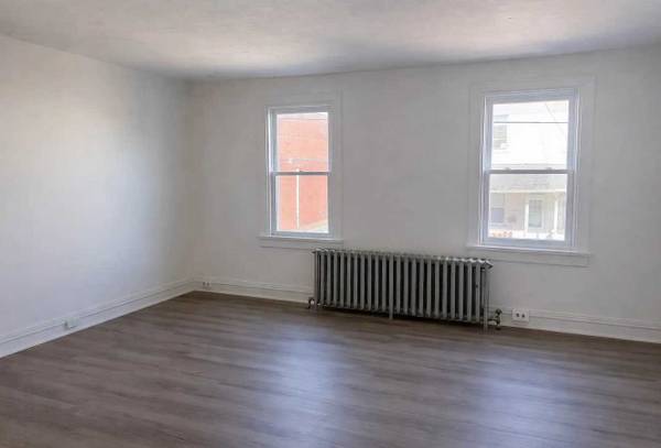 Listing photo 1 of 5