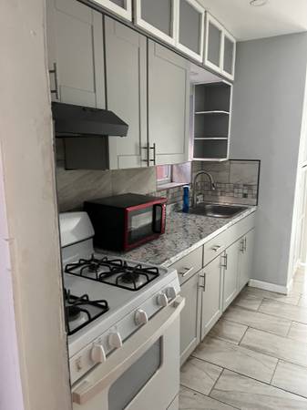 Listing photo 1 of 5