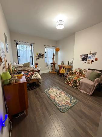 Listing photo 1 of 5