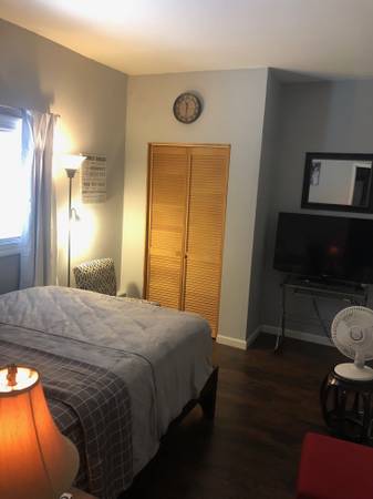 Listing photo 1 of 5