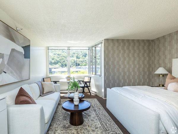 Listing photo 1 of 5