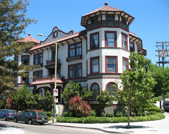 Listing photo 1 of 4