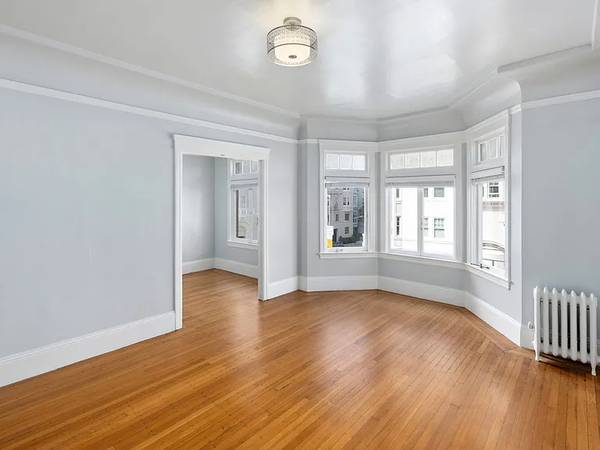 Listing photo 1 of 5