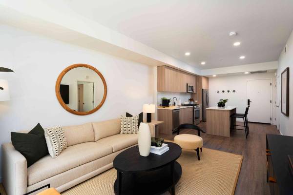 Listing photo 1 of 5