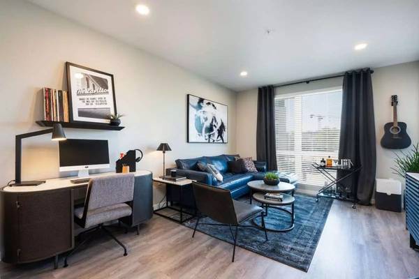 Listing photo 1 of 5