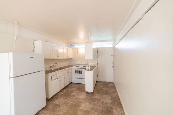 Listing photo 1 of 5