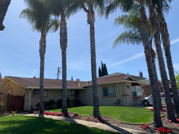 Listing photo 1 of 5