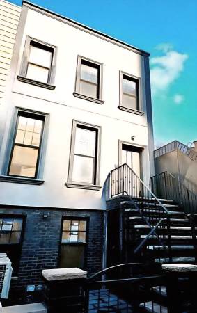 Listing photo 1 of 5