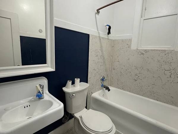 Listing photo 1 of 5