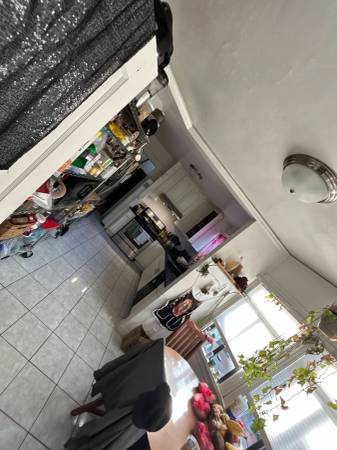 Listing photo 1 of 3