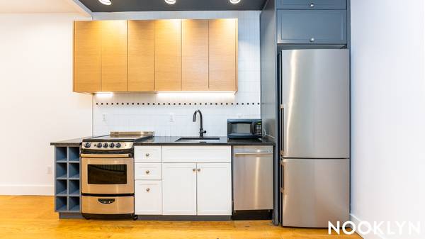 Listing photo 1 of 5