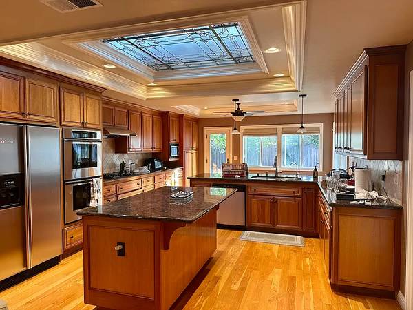 Listing photo 1 of 5