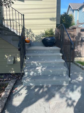 Listing photo 1 of 5