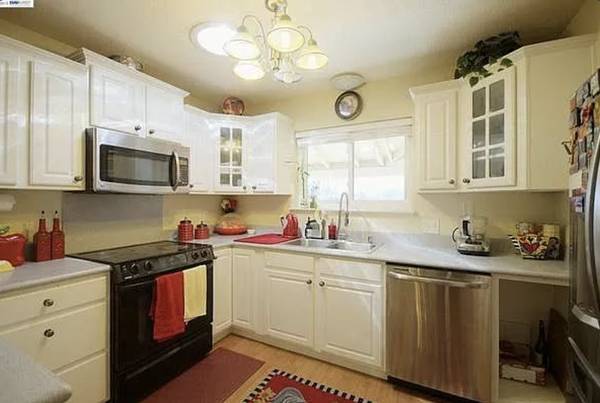Listing photo 1 of 4