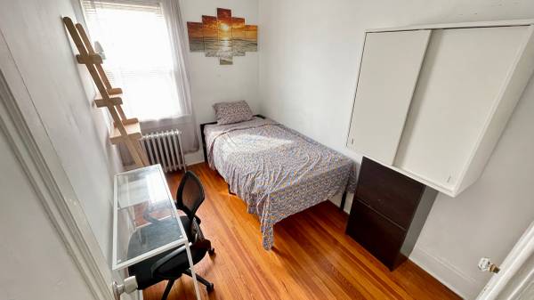 Listing photo 1 of 5