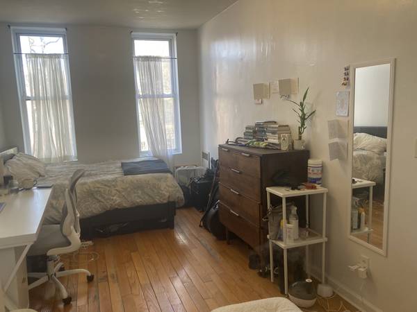 Listing photo 1 of 5