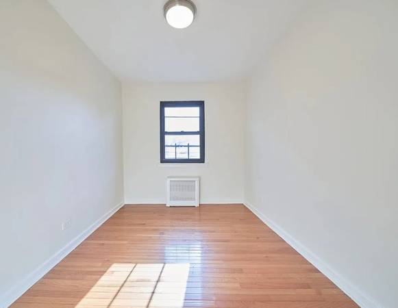Listing photo 1 of 5