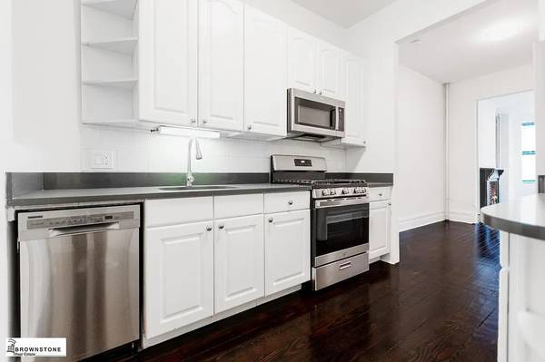 Listing photo 1 of 4