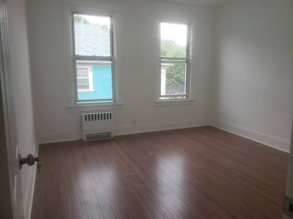 Listing photo 1 of 5