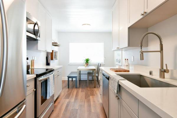 Listing photo 1 of 5