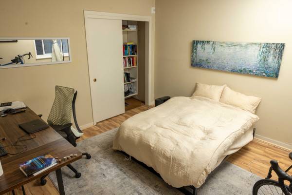 Listing photo 1 of 5