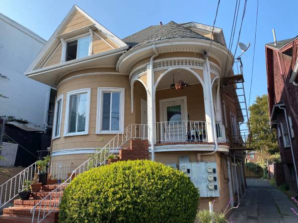 Listing photo 1 of 5