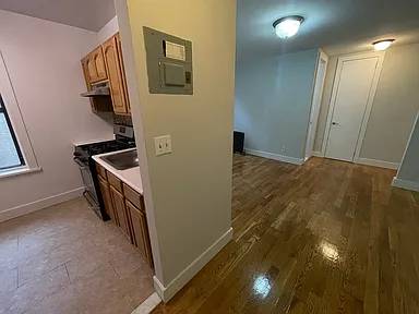 Listing photo 1 of 5