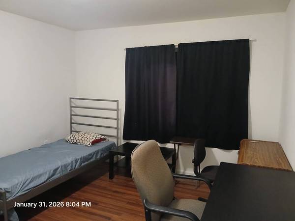 Listing photo 1 of 5