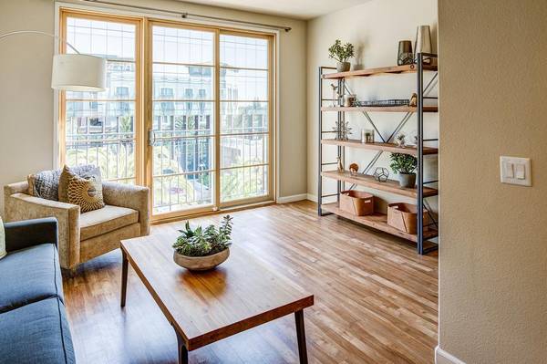 Listing photo 1 of 5