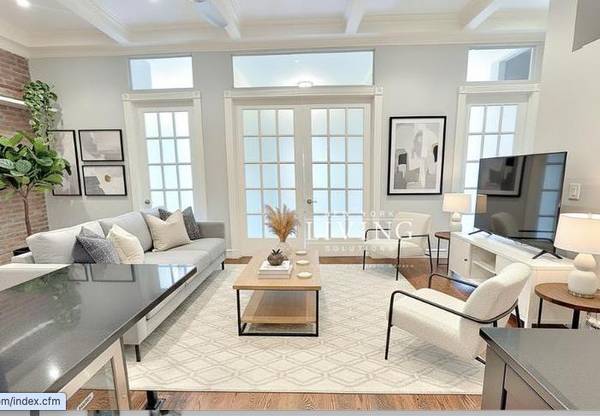 Listing photo 1 of 5