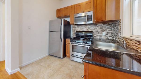 Listing photo 1 of 5