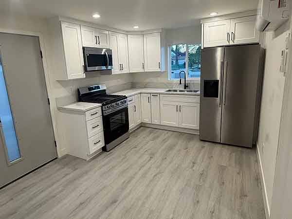 Listing photo 1 of 2