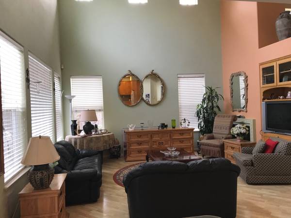Listing photo 1 of 5