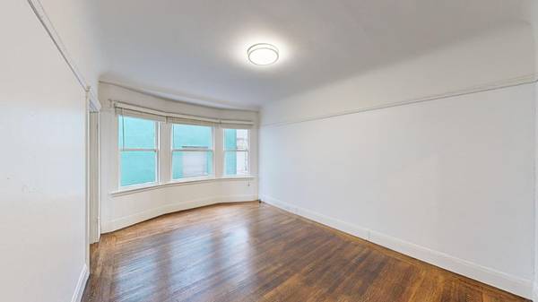 Listing photo 1 of 5
