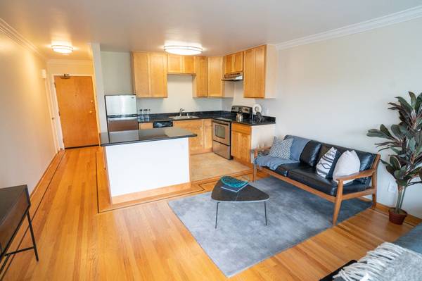 Listing photo 1 of 5