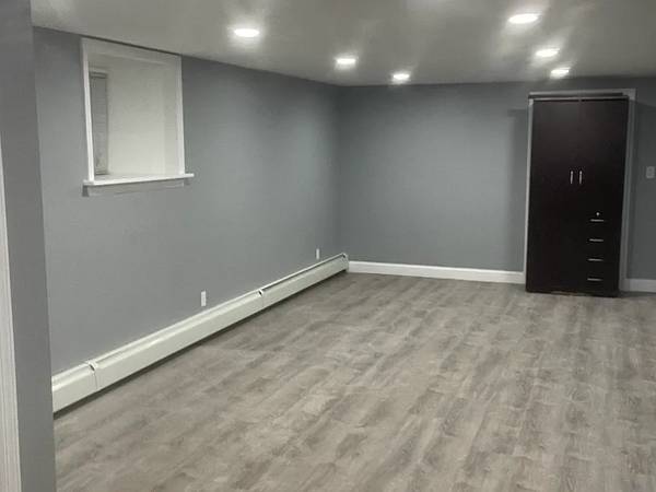 Listing photo 1 of 3