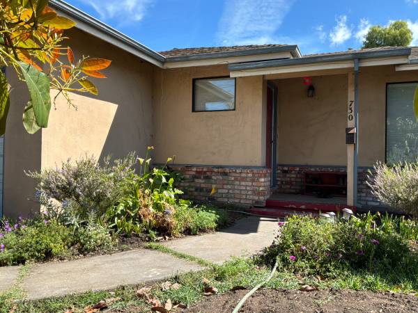 Listing photo 1 of 5