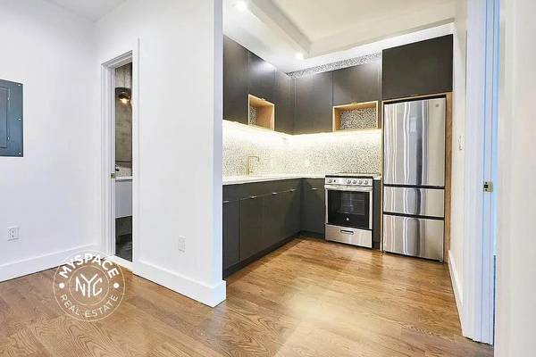 Listing photo 1 of 4