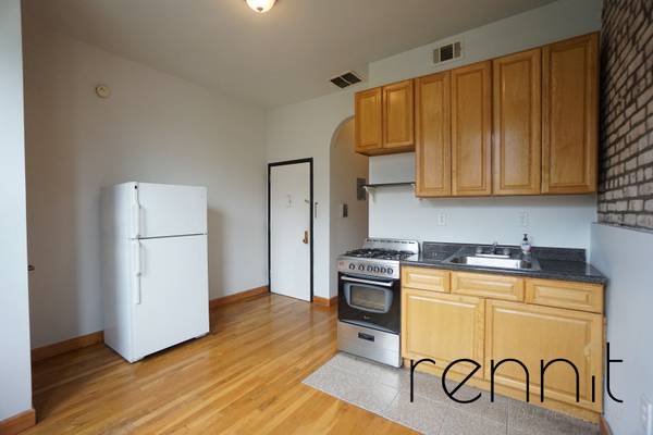 Listing photo 1 of 4