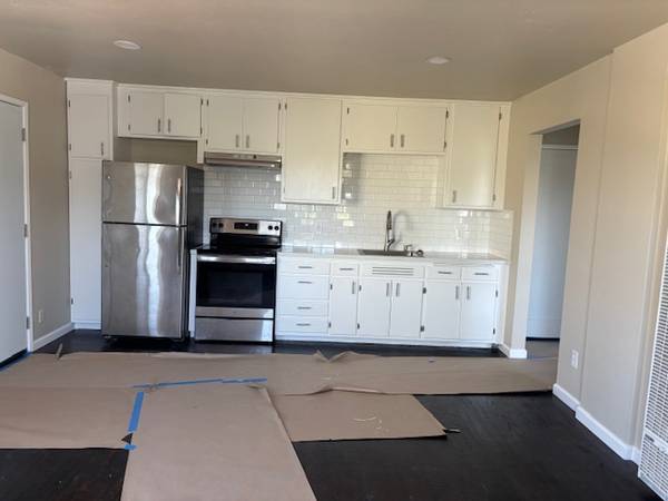 Listing photo 1 of 5