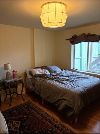 Listing photo 1 of 5