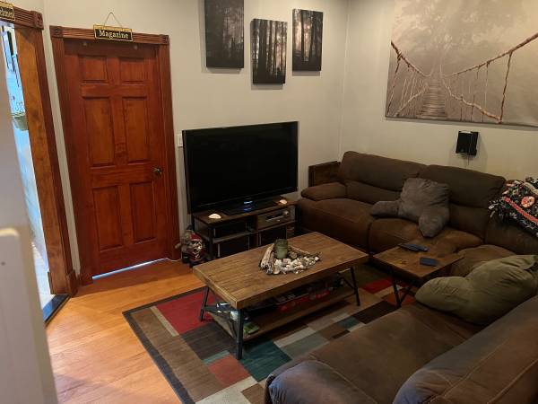 Listing photo 1 of 5