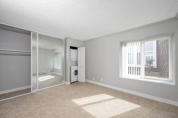 Listing photo 1 of 3