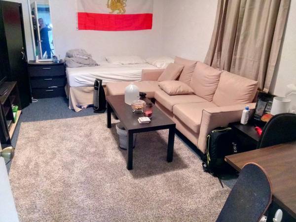 Listing photo 1 of 4