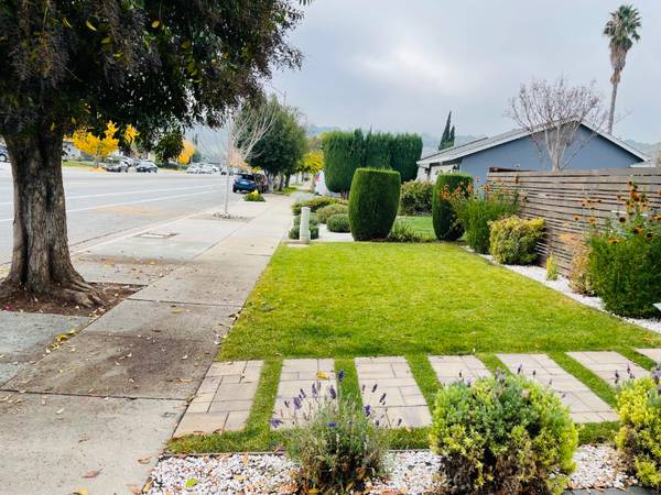 Listing photo 1 of 5