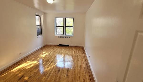 Listing photo 1 of 5