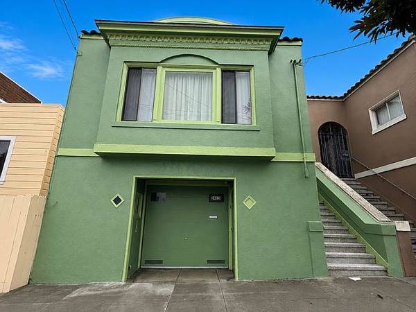 Listing photo 1 of 5