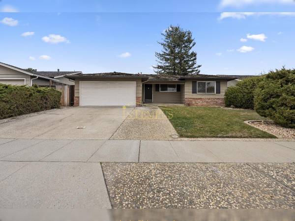 Listing photo 1 of 5