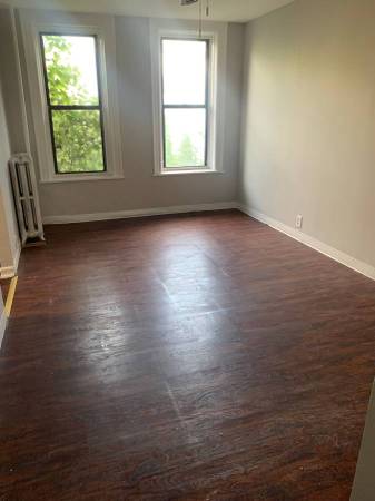 Listing photo 1 of 5