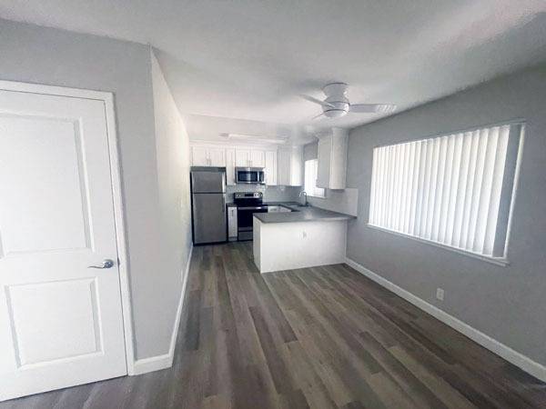 Listing photo 1 of 5